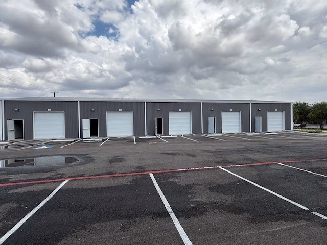 Brooks Business Park San Antonio — industrial flex warehouse units purchased with investor funds by Devin Elder Brooks Business Park San Antonio — industrial flex warehouse units purchased with investor funds by Devin Elder